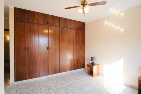 Casa para alugar com 205m², 3 quartos e 4 vagasSuíte