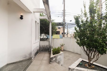 Casa para alugar com 225m², 3 quartos e 4 vagasEntrada e Jardim 