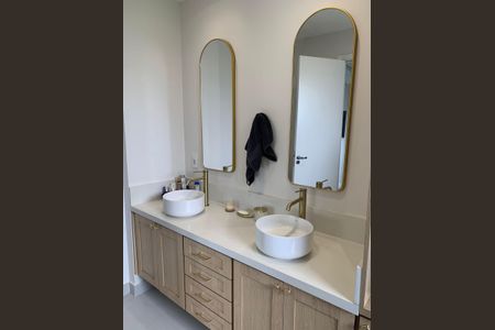 Apartamento à venda com 87m², 2 quartos e 2 vagasBanheiro da Suíte