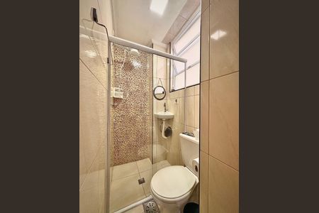 Banheiro de kitnet/studio para alugar com 1 quarto, 18m² em Gonzaguinha, São Vicente