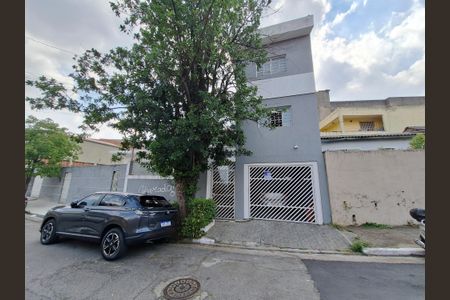 Casa à venda com 110m², 3 quartos e 1 vaga Casa à venda com 110m², 3 quartos e 1 vagaFachada