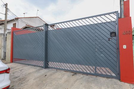 Casa para alugar com 100m², 2 quartos e 3 vagasFachada 