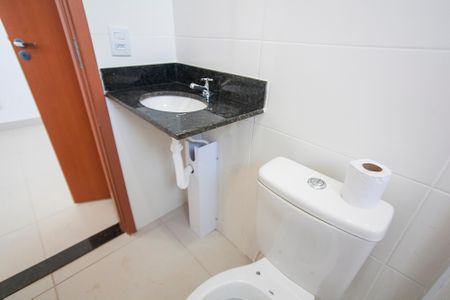 Apartamento para alugar com 57m², 2 quartos e 1 vaga Apartamento para alugar com 57m², 2 quartos e 1 vagaBanheiro da Suite