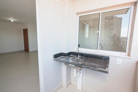 Varanda de apartamento para alugar com 2 quartos, 57m² em Novo Mundo, Uberlândia