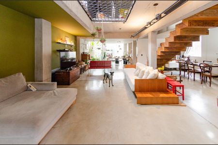 Sala de casa à venda com 3 quartos, 350m² em Alto Barroca, Belo Horizonte