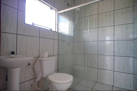 Banheiro de kitnet/studio para alugar com 1 quarto, 70m² em Scharlau, São Leopoldo