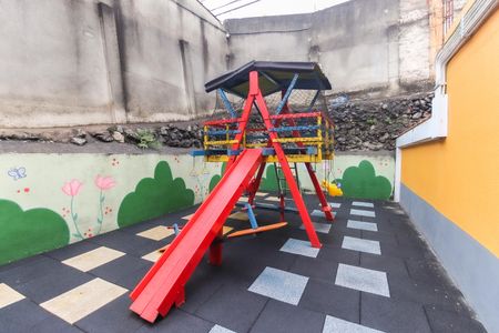 Casa de condomínio à venda com 125m², 2 quartos e 1 vagaPlayground