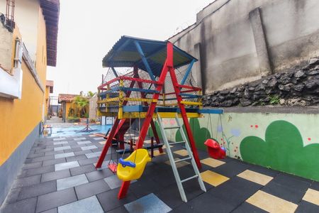 Casa de condomínio à venda com 125m², 2 quartos e 1 vagaPlayground