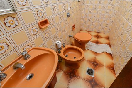 Apartamento à venda com 181m², 4 quartos e 2 vagas Apartamento à venda com 181m², 4 quartos e 2 vagasBanheiro Social