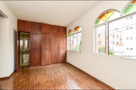 Apartamento à venda com 181m², 4 quartos e 2 vagas Apartamento à venda com 181m², 4 quartos e 2 vagasSuíte