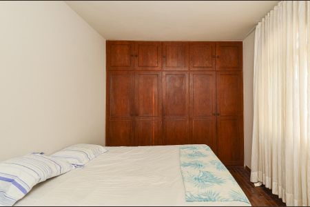 Apartamento à venda com 181m², 4 quartos e 2 vagas Apartamento à venda com 181m², 4 quartos e 2 vagasQuarto 1