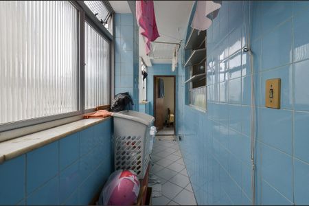 Apartamento à venda com 181m², 4 quartos e 2 vagas Apartamento à venda com 181m², 4 quartos e 2 vagasÁrea de Serviço