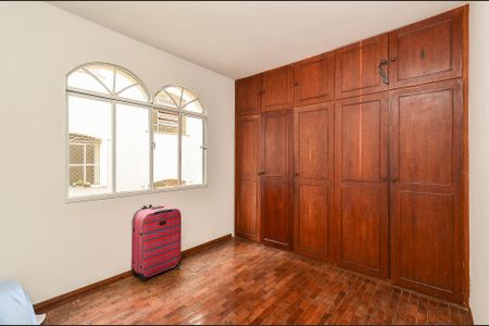 Apartamento à venda com 181m², 4 quartos e 2 vagas Apartamento à venda com 181m², 4 quartos e 2 vagasQuarto 2