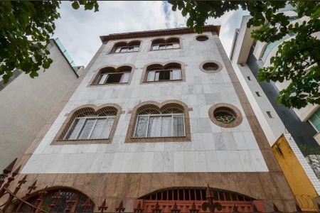 Apartamento à venda com 181m², 4 quartos e 2 vagas Apartamento à venda com 181m², 4 quartos e 2 vagasFachada