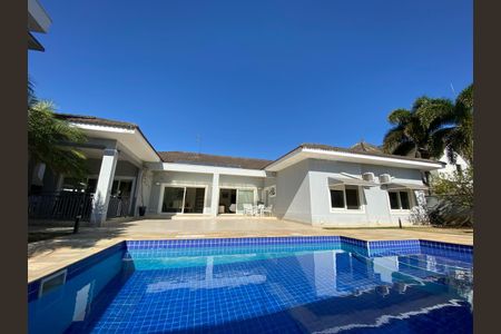 Casa de condomínio para alugar com 400m², 5 quartos e 4 vagasÁrea externa