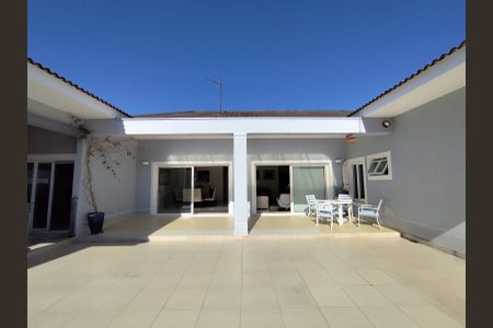 Casa de condomínio para alugar com 400m², 5 quartos e 4 vagasÁrea externa