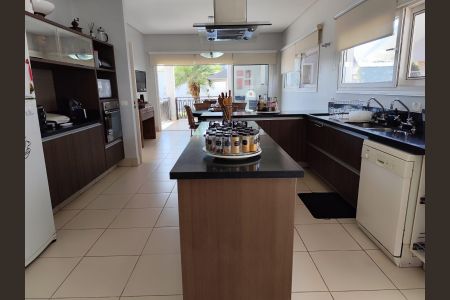 Casa de condomínio para alugar com 400m², 5 quartos e 4 vagasCozinha
