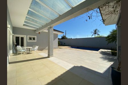 Casa de condomínio para alugar com 400m², 5 quartos e 4 vagasÁrea externa