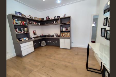 Casa de condomínio para alugar com 400m², 5 quartos e 4 vagasCloset