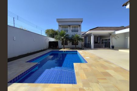 Casa de condomínio para alugar com 400m², 5 quartos e 4 vagasÁrea externa