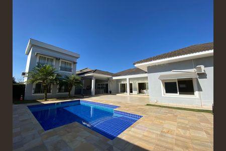 Casa de condomínio para alugar com 400m², 5 quartos e 4 vagasÁrea externa