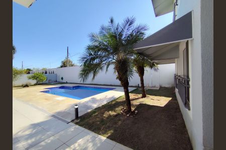 Casa de condomínio para alugar com 400m², 5 quartos e 4 vagasÁrea externa