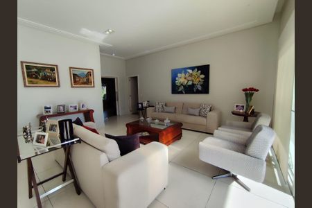 Casa de condomínio para alugar com 400m², 5 quartos e 4 vagasSala