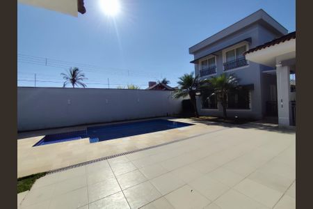 Casa de condomínio para alugar com 400m², 5 quartos e 4 vagasÁrea externa