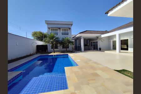 Casa de condomínio para alugar com 400m², 5 quartos e 4 vagasÁrea externa