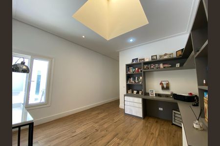 Casa de condomínio para alugar com 400m², 5 quartos e 4 vagasCloset