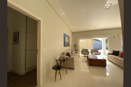 Casa de condomínio para alugar com 400m², 5 quartos e 4 vagasSala