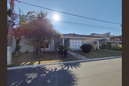 Casa de condomínio para alugar com 400m², 5 quartos e 4 vagasFachada