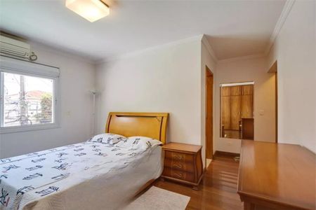 Casa à venda com 260m², 6 quartos e 4 vagasFoto 06