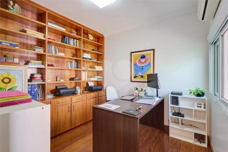 Casa à venda com 260m², 6 quartos e 4 vagasFoto 14