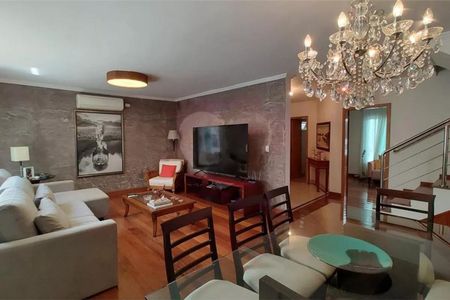 Casa à venda com 260m², 6 quartos e 4 vagasFoto 01