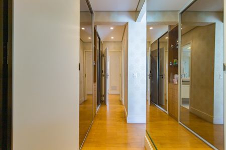 Apartamento à venda com 177m², 3 quartos e 4 vagas Apartamento à venda com 177m², 3 quartos e 4 vagas Closet - Suíte 2