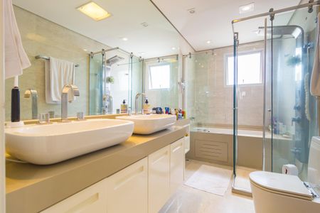 Apartamento à venda com 177m², 3 quartos e 4 vagas Apartamento à venda com 177m², 3 quartos e 4 vagasBanheiro - Suíte 2