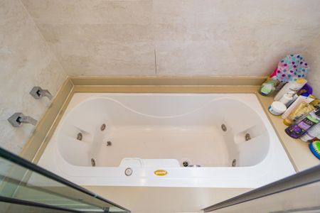 Apartamento à venda com 177m², 3 quartos e 4 vagas Apartamento à venda com 177m², 3 quartos e 4 vagasDetalhe Banheiro - Suíte 2