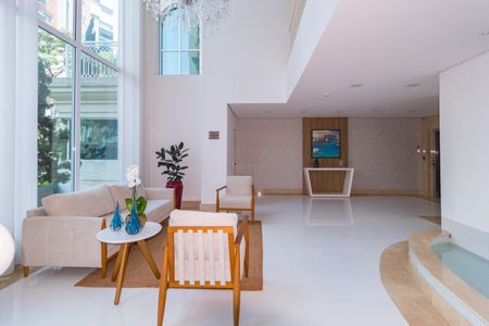 Apartamento à venda com 177m², 3 quartos e 4 vagas Apartamento à venda com 177m², 3 quartos e 4 vagasHall social