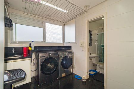 Apartamento à venda com 177m², 3 quartos e 4 vagas Apartamento à venda com 177m², 3 quartos e 4 vagasÁrea de Serviço