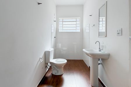 Casa para alugar com 100m², 5 quartos e 1 vaga Casa para alugar com 100m², 5 quartos e 1 vagaBanheiro Corredor