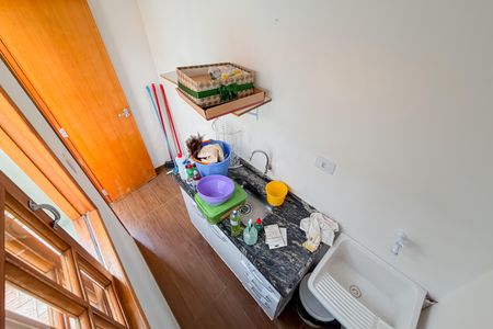 Casa para alugar com 100m², 5 quartos e 1 vaga Casa para alugar com 100m², 5 quartos e 1 vagaCozinha e Área de Serviço