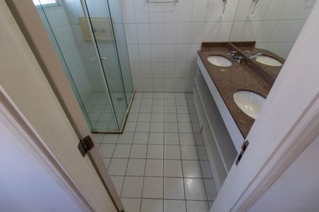 Apartamento à venda com 135m², 3 quartos e 3 vagasBANHEIRO DA SUITE 1