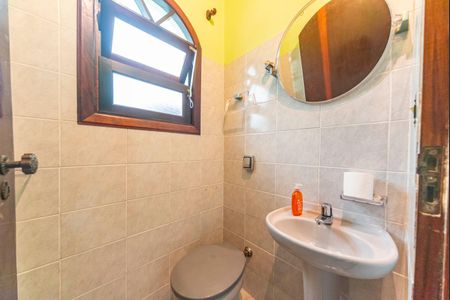 Casa à venda com 191m², 3 quartos e 5 vagasLavabo da Área de Serviço e Churrasqueira 