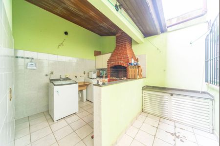 Casa à venda com 191m², 3 quartos e 5 vagasQuintal Fundos 