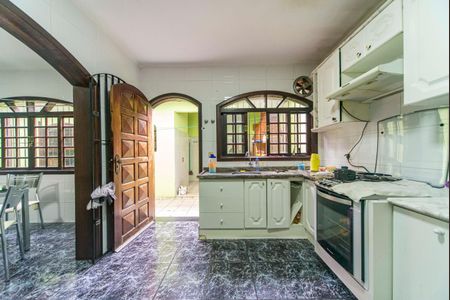 Casa à venda com 191m², 3 quartos e 5 vagasCozinha 