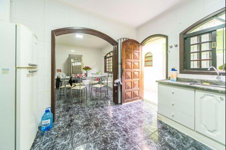 Casa à venda com 191m², 3 quartos e 5 vagasCozinha 