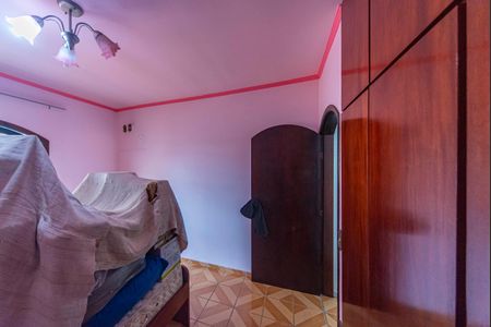 Casa à venda com 191m², 3 quartos e 5 vagasQuarto 2