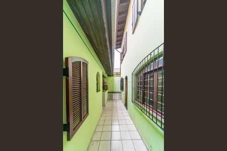 Casa à venda com 191m², 3 quartos e 5 vagasQuintal Fundos 