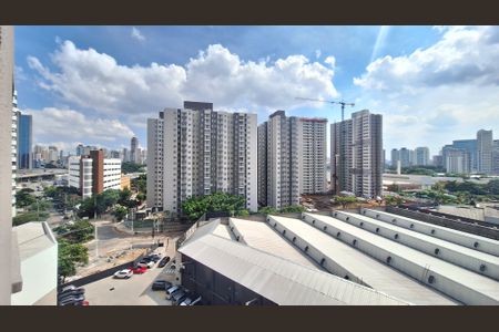 Vista  de apartamento à venda com 2 quartos, 34m² em Parque Industrial Tomas Edson, São Paulo